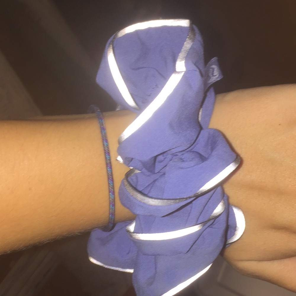 LULULEMON SCRUNCHIE